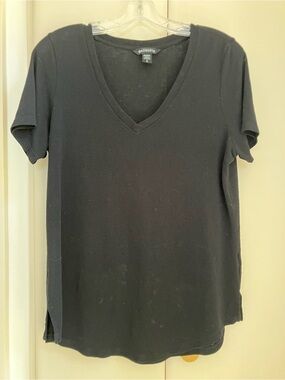 Athleta Black V-Neck Breezy Tee